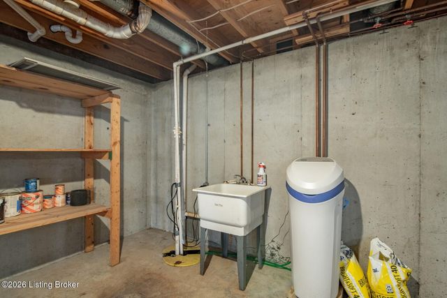 697 Saint Andrews Rd, Brandenburg, KY 40108