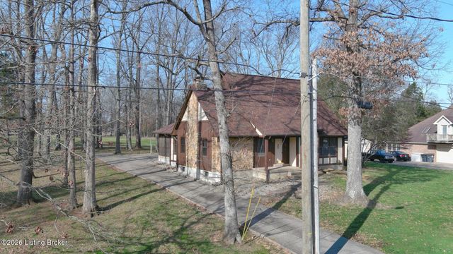 697 Saint Andrews Rd, Brandenburg, KY 40108