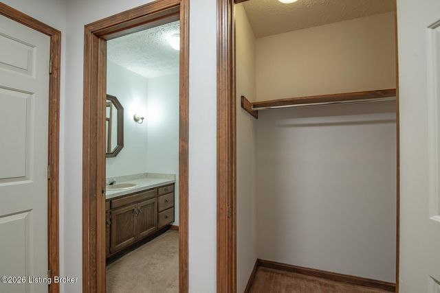 697 Saint Andrews Rd, Brandenburg, KY 40108