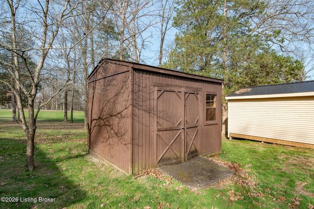 697 Saint Andrews Rd, Brandenburg, KY 40108