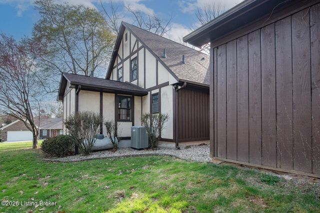 697 Saint Andrews Rd, Brandenburg, KY 40108