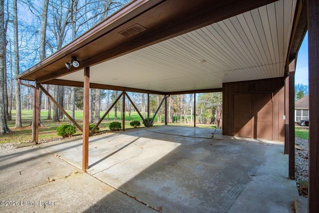 697 Saint Andrews Rd, Brandenburg, KY 40108