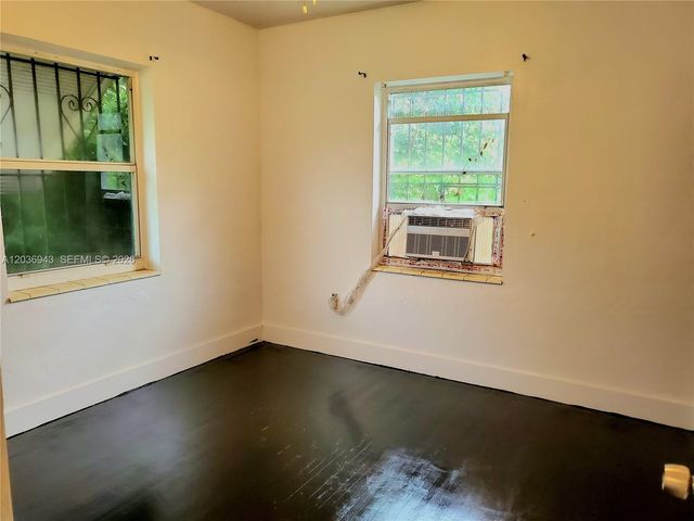 1225 NW 127th St, North Miami, FL 33167