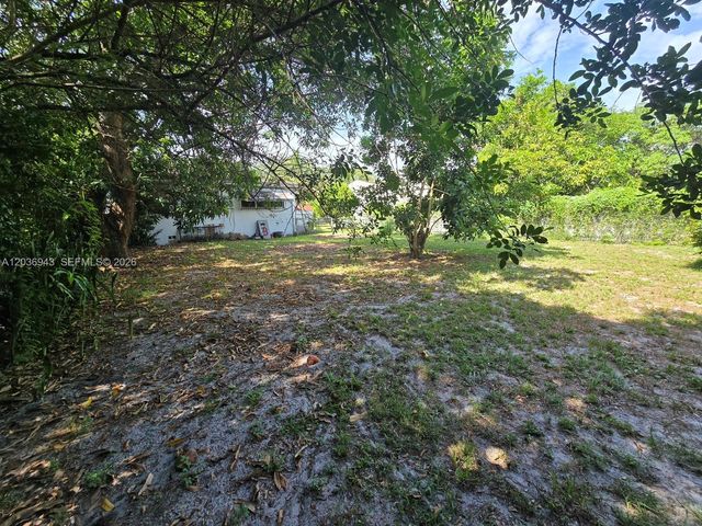 1225 NW 127th St, North Miami, FL 33167