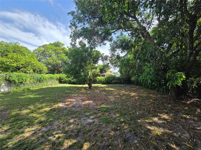 1225 NW 127th St, North Miami, FL 33167