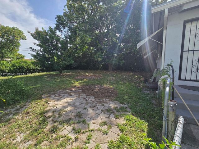 1225 NW 127th St, North Miami, FL 33167