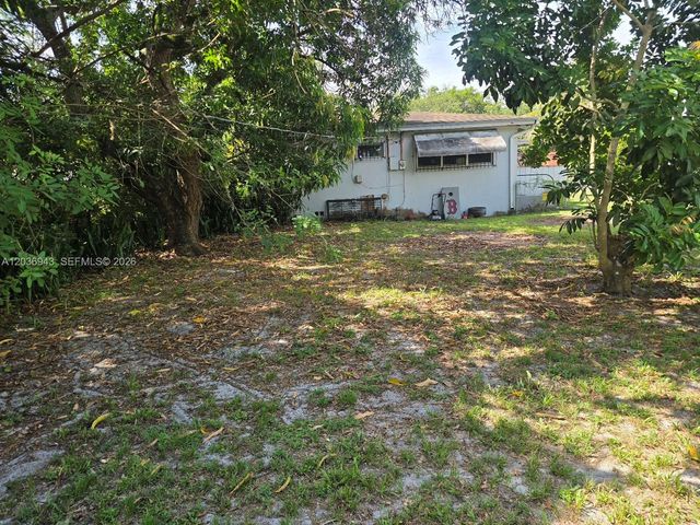 1225 NW 127th St, North Miami, FL 33167