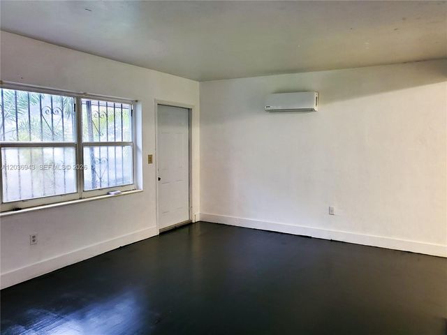 1225 NW 127th St, North Miami, FL 33167