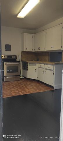 1225 NW 127th St, North Miami, FL 33167