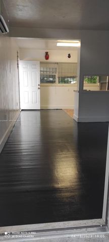 1225 NW 127th St, North Miami, FL 33167