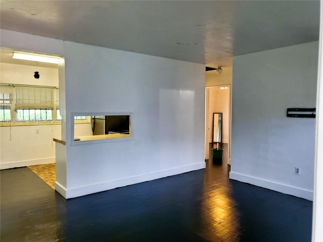 1225 NW 127th St, North Miami, FL 33167