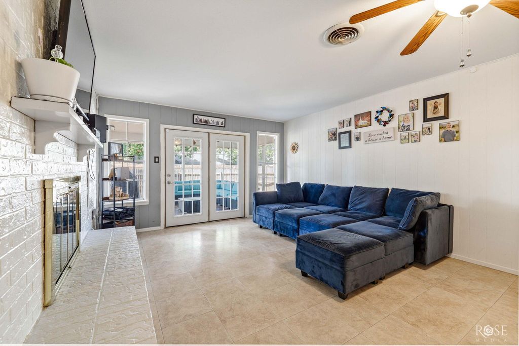 Image 12 of property listing at 3108 Oak Forest Drive, San Angelo, TX 76904