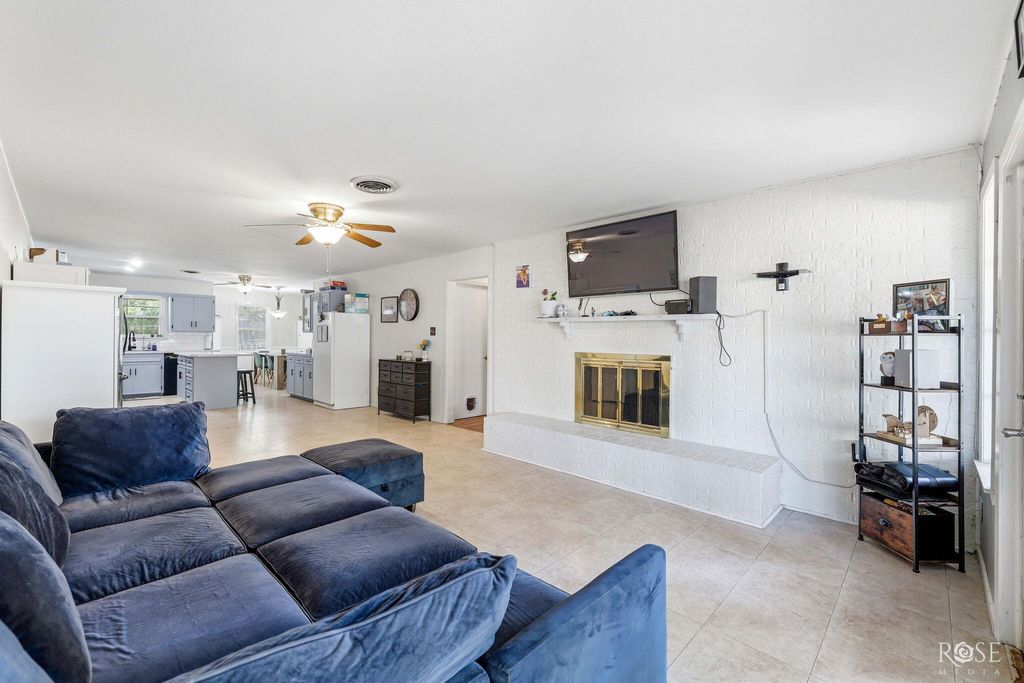 Image 13 of property listing at 3108 Oak Forest Drive, San Angelo, TX 76904