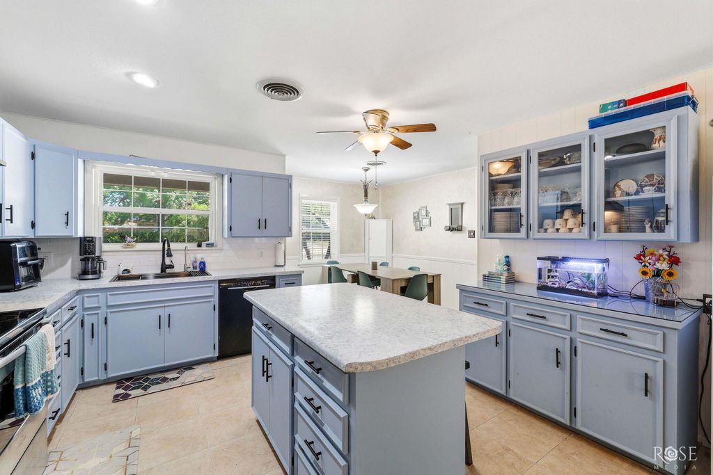 Image 14 of property listing at 3108 Oak Forest Drive, San Angelo, TX 76904