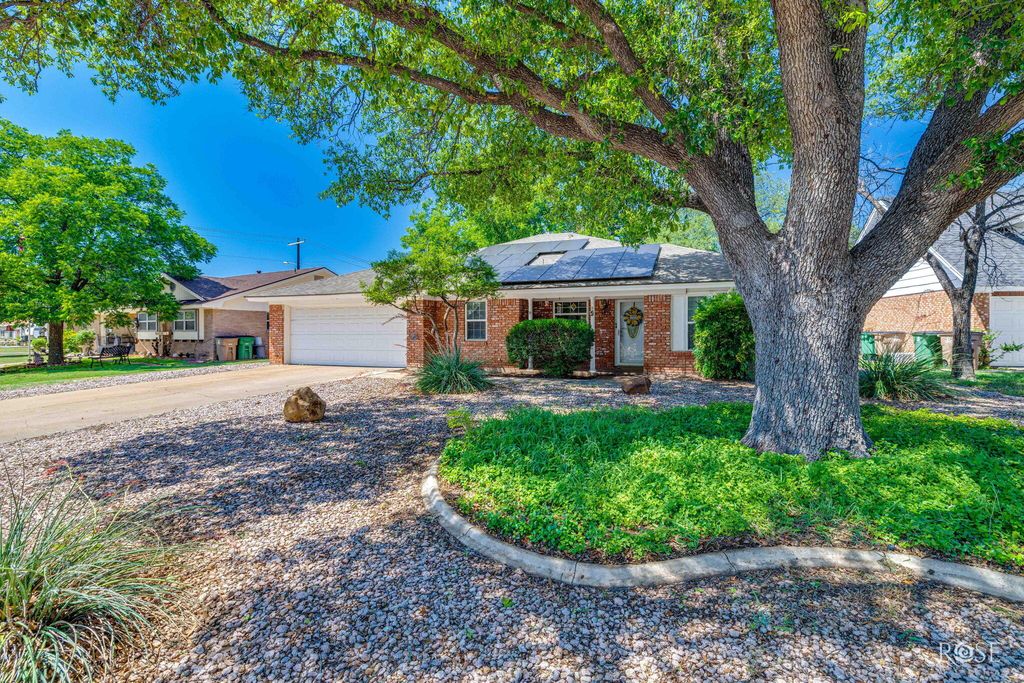 Image 4 of property listing at 3108 Oak Forest Drive, San Angelo, TX 76904