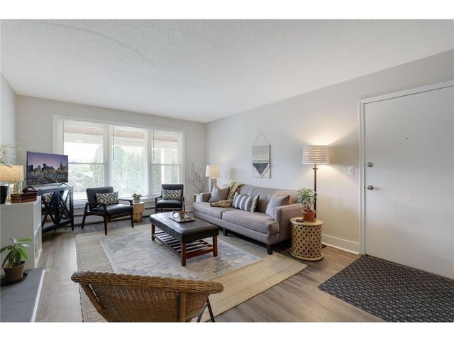 4000 Mavelle Drive 4, Edina, MN 55435