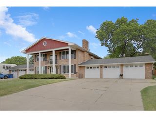4000 Mavelle Drive 4, Edina, MN 55435