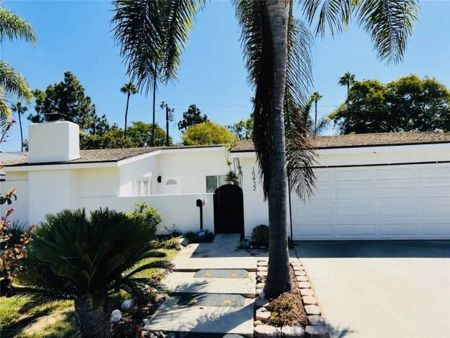 15432 Salisbury Lane, Huntington Beach, CA 92647