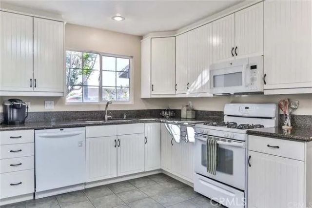 15432 Salisbury Lane, Huntington Beach, CA 92647