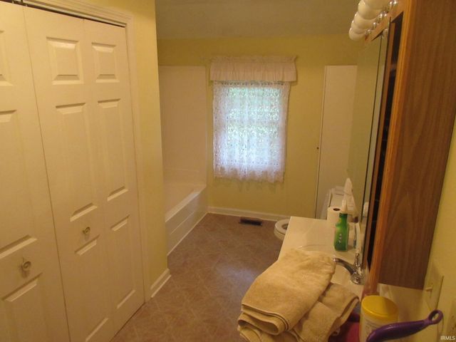 519 Valley View Lane, Lafayette, IN 47905