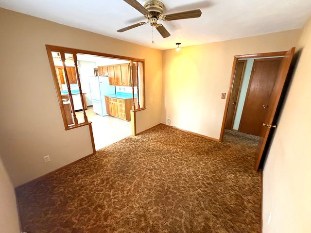 123 32nd Avenue N, Clinton, IA 52732