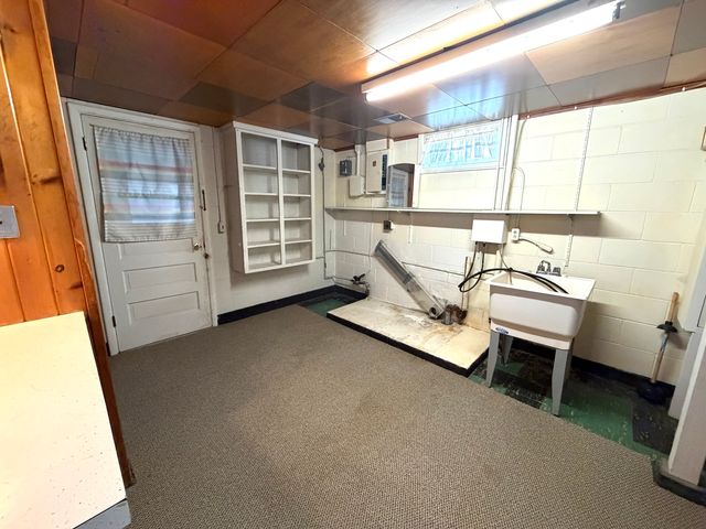 123 32nd Avenue N, Clinton, IA 52732