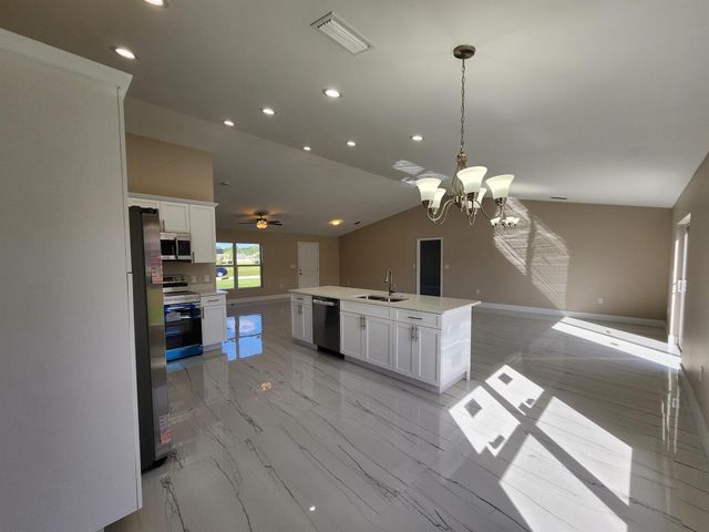 956 SE 39th Terrace, Okeechobee, FL 34974