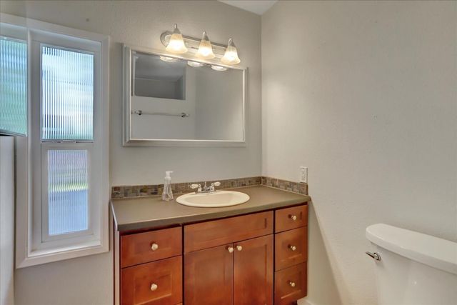 12383 Rough And Ready Hwy, Grass Valley, CA 95945