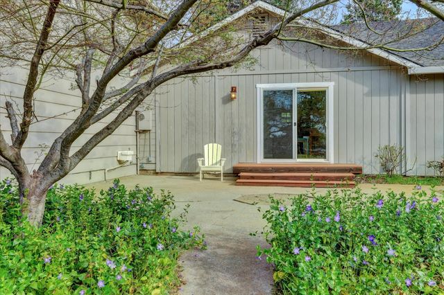 12383 Rough And Ready Hwy, Grass Valley, CA 95945