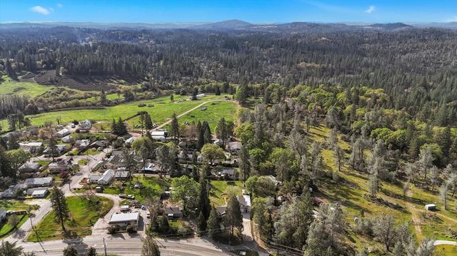 12383 Rough And Ready Hwy, Grass Valley, CA 95945