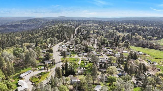 12383 Rough And Ready Hwy, Grass Valley, CA 95945