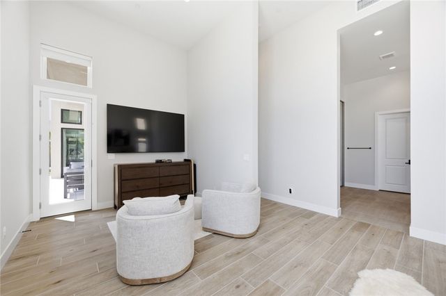 11233 Desert Heights Avenue, Las Vegas, NV 89135