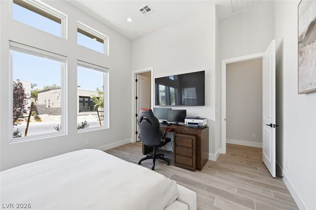 11233 Desert Heights Avenue, Las Vegas, NV 89135