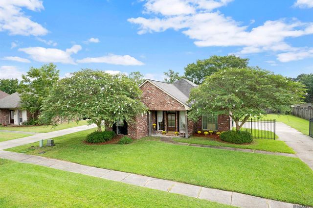 6596 Windwood Dr, Zachary, LA 70791