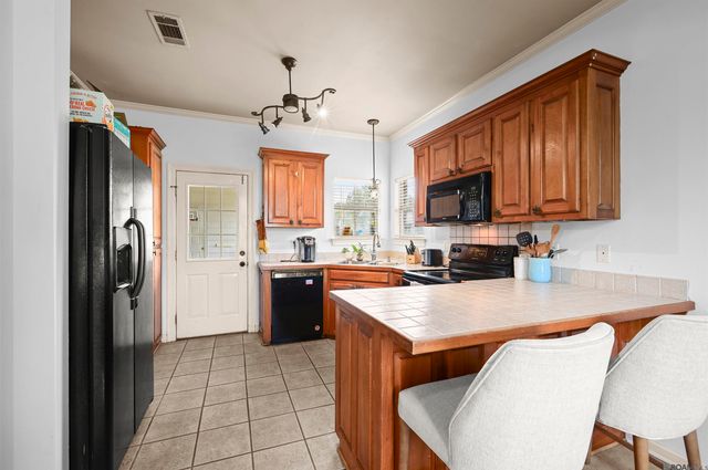 6596 Windwood Dr, Zachary, LA 70791