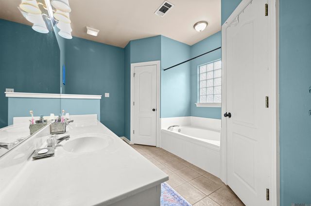 6596 Windwood Dr, Zachary, LA 70791