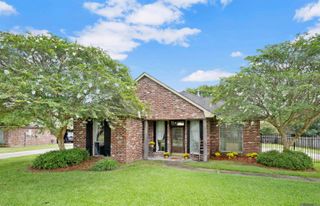 6596 Windwood Dr, Zachary, LA 70791