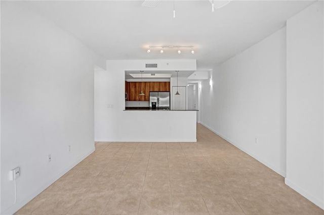 1931 NE 2nd Street 303, Deerfield Beach, FL 33441