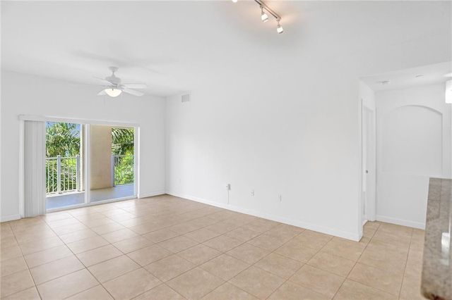 1931 NE 2nd Street 303, Deerfield Beach, FL 33441