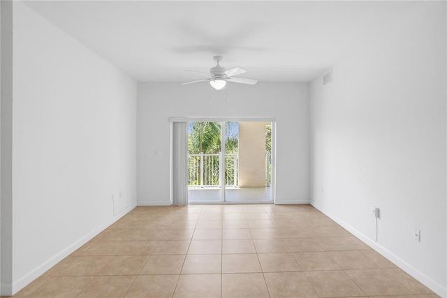 1931 NE 2nd Street 303, Deerfield Beach, FL 33441