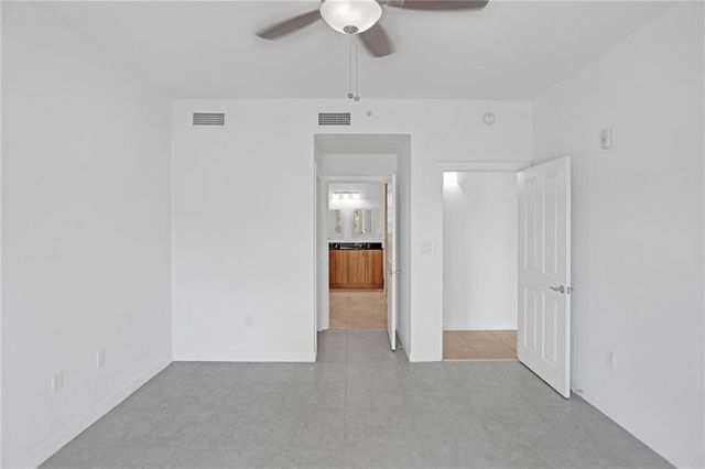 1931 NE 2nd Street 303, Deerfield Beach, FL 33441