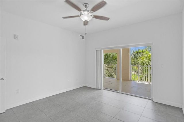 1931 NE 2nd Street 303, Deerfield Beach, FL 33441