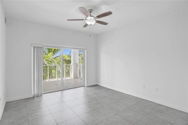 1931 NE 2nd Street 303, Deerfield Beach, FL 33441