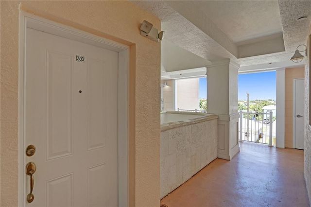 1931 NE 2nd Street 303, Deerfield Beach, FL 33441