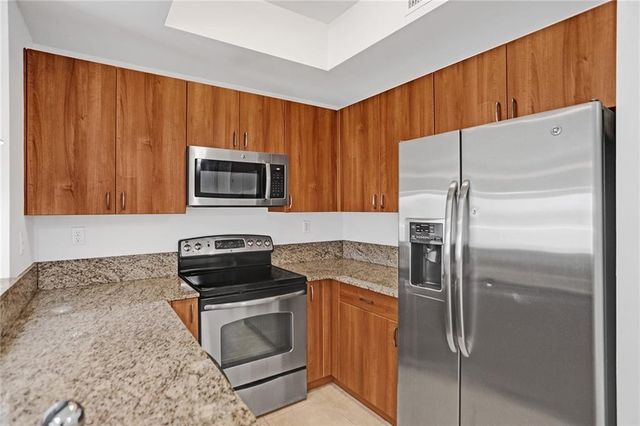 1931 NE 2nd Street 303, Deerfield Beach, FL 33441