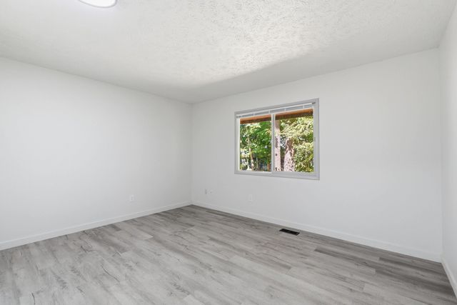 10906 E 17th Ave, Spokane Valley, WA 99206