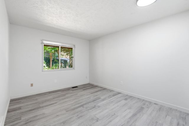 10906 E 17th Ave, Spokane Valley, WA 99206
