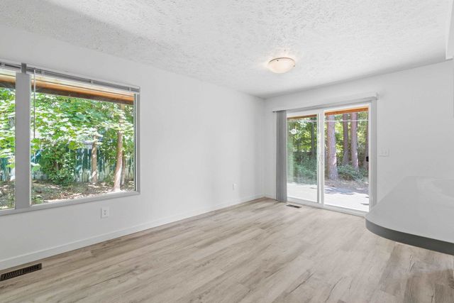 10906 E 17th Ave, Spokane Valley, WA 99206