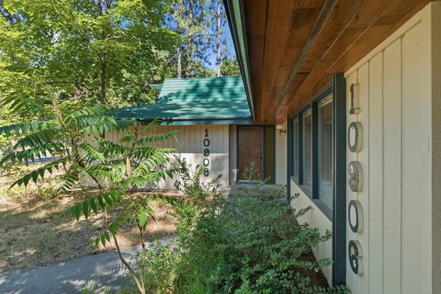 10906 E 17th Ave, Spokane Valley, WA 99206