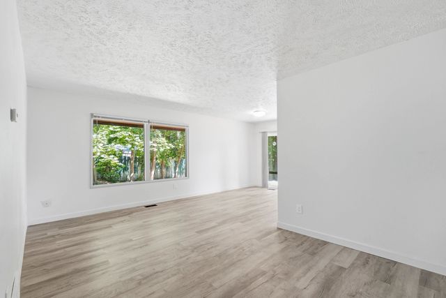10906 E 17th Ave, Spokane Valley, WA 99206